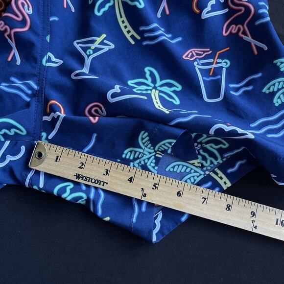 Chubbies Neon Lights Mens Swim Trunks Medium Blue Lined 5.5" Inseam - Picture 9 of 9